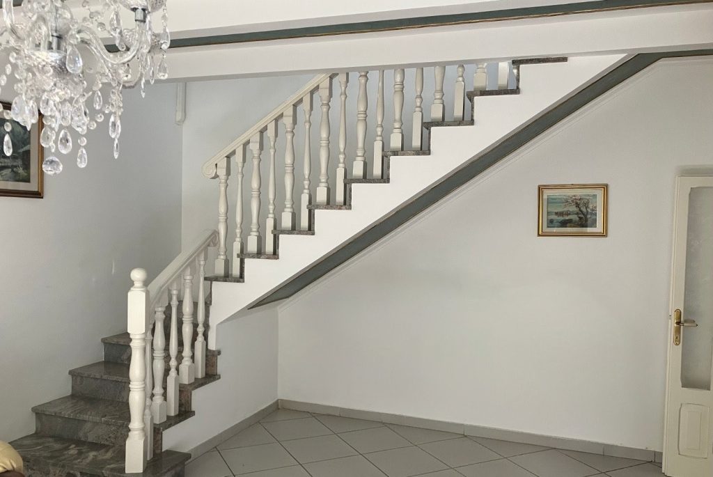 secondo piano-altra scala